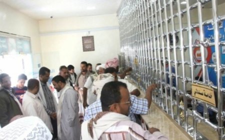 دبلوماسي يكشف تفاصيل لم تنشرها وسائل الإعلام حول العملة الجديدة في صنعاء