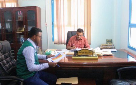 المكلا.. العمقي يطلع على مشروع زكاة الفطر الممول من مركز الملك سلمان للإغاثة والأعمال 