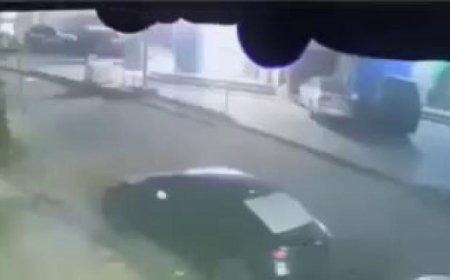 شاب ينقذ آخر من صعقة كهربائية قاتلة في أحد شوارع عدن 