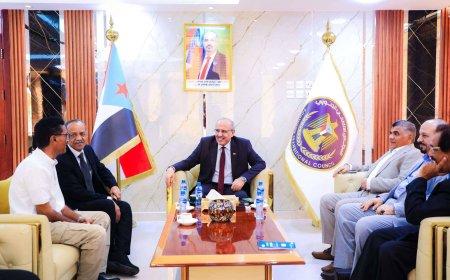 رئيس الجمعية الوطنية يشيد بمستوى الاستقرار الأمني الذي تشهده مديريات ساحل حضرموت