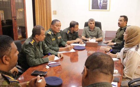 العميد المنهالي يبحث تعزيز حقوق الإنسان في ساحل حضرموت