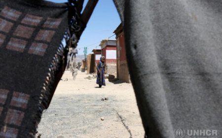 إصابة امرأة وأربعة أطفال بحريق في مخيم نازحين بمأرب