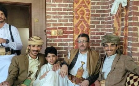 أول ظهور للقاضي عبدالوهاب قطران بعد الإفراج عنه من سجون الحوثيين