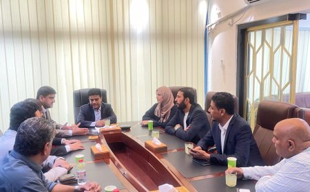 الوزير الشماسي يتفقد سير العمل في ديوان الوزارة والهيئات وشركة النفط.. تفاصيل