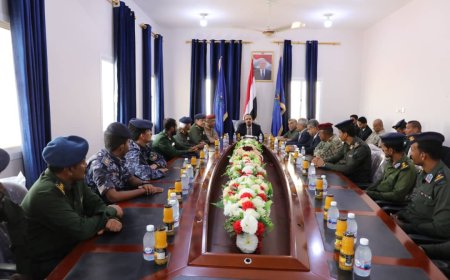 محافظ حضرموت يدشّن الامتحانات النهائية لطلاب كلية الشرطة