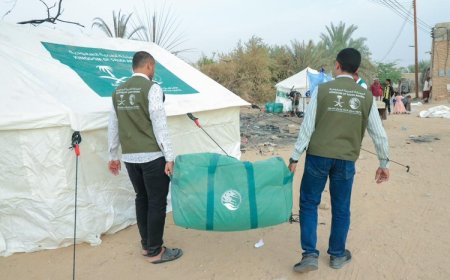 توزيع خيام وحقائب إيوائية طارئة للمتضررين في مخيم مدودة بحضرموت