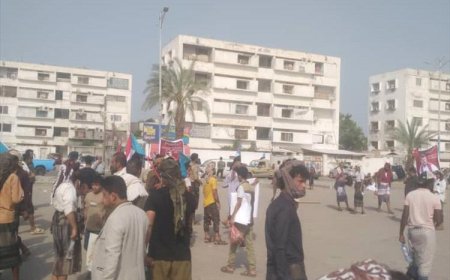 بدء توافد الجماهير لساحة العروض للمشاركة في مليونيه عشال