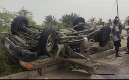 14 مصابًا في انقلاب طقم عسكري على طريق ساحل شحير بغيل باوزير