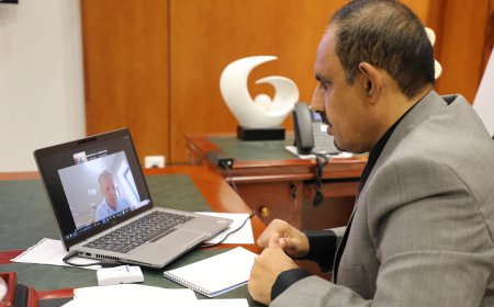 محافظ حضرموت يبحث مع سكرتير أول السفارة الهولندية سبل الدفع بمشروع تأهيل وادي حجر الزراعي