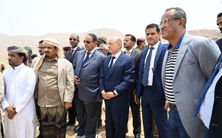 المكلا.. رئيس مجلس القيادة الرئاسي يقوم بجولة تفقدية لمشاريع التنمية 