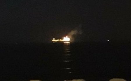 انفجار عنيف بالقرب من سفينة تجارية في البحر الأحمر