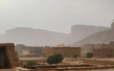 الآن.. هطول أمطار متباينة على تريم ومناطق أخرى في حضرموت