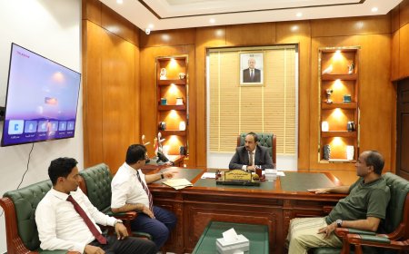 محافظ حضرموت يناقش تعزيز قطاع التأمين لدعم النمو الاقتصادي