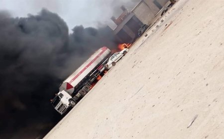 خسائر مادية نتيجة احتراق ناقلة وقود في شبوة