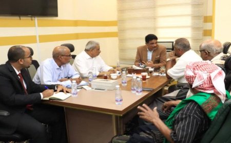 لجنة التواصل لمطالب حضرموت تبحث سبل تحسين إمدادات الطاقة مع مدير شركة النفط بالساحل