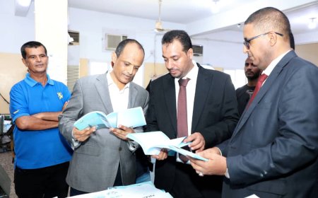 وزير التربية يطلع على تحديثات مطابع الكتاب المدرسي في عدن