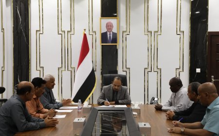 محافظ حضرموت يطّلع على نشاط مركز الدراسات التاريخية