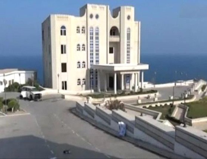 تعرف على أسماء الوزراء الذين وصلوا إلى عدن صباح الاثنين