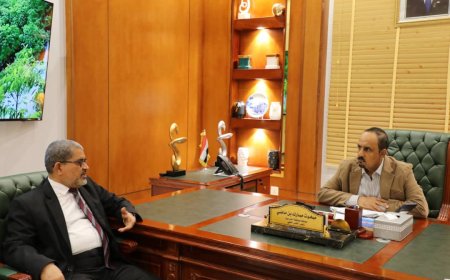 المحافظ بن ماضي والدكتور خنبش يبحثان برامج التطوير بجامعة حضرموت 