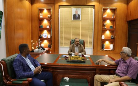 محافظ حضرموت يُبارك تأهل أندية المكلا والاتحاد والوحدة وسيئون للمنافسة على بطاقات التأهل للدرجة الثانية 