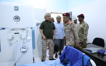 قائد المنطقة العسكرية الثانية يتفقد المستشفى العسكري بالمكلا 