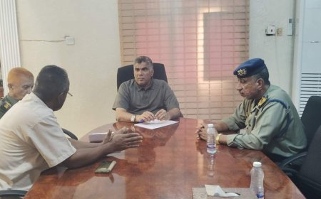 المنهالي يوجه بمنع دخول وخروج اللاجئين دون تصديق معاملاتهم في مصلحة الهجرة بساحل حضرموت