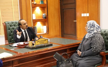 محافظ حضرموت يناقش مع رئيس الهيئة الوطنية العليا لمكافحة الفساد آلية تعزيز الأدوار الرقابية