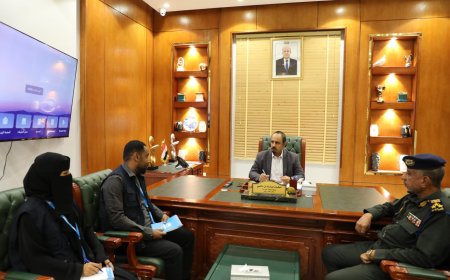 محافظ حضرموت يناقش عمل فرع مصلحة الهجرة والجوازات وخطة تطوير تسجيل اللاجئين 