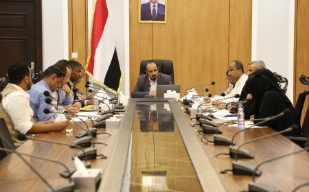 محافظ حضرموت يرأس اجتماعًا للجنة الرئيسة لإعداد خطة التنمية الاقتصادية والاجتماعية بالمحافظة