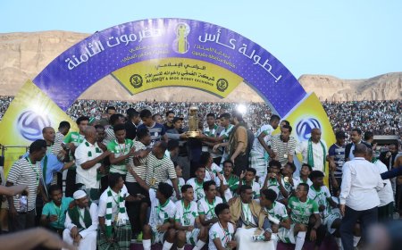 محافظ حضرموت يكرّم برق تريم بطل البطولة والمكلا الوصيف في نهائي قارب الـ 50 ألف متفرّج