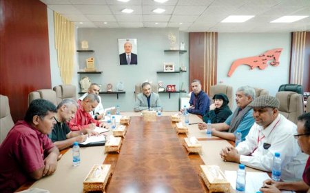 لملس يقر زيادة 30 ألف ريال شهرياً للمعلمين في عدن