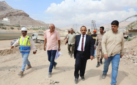محافظ حضرموت يتفقد استكمال 36% من أعمال المرحلة الثانية لمشروع خور المكلا