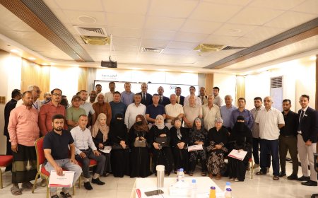 محافظ حضرموت ووزير الصحة يكرمان الأطباء الأجانب ويشيدان بخدماتهم الإنسانية العظيمة