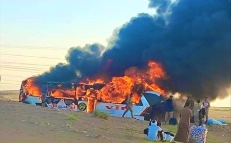 احتراق باص نقل جماعي في الخط الدولي مأرب 