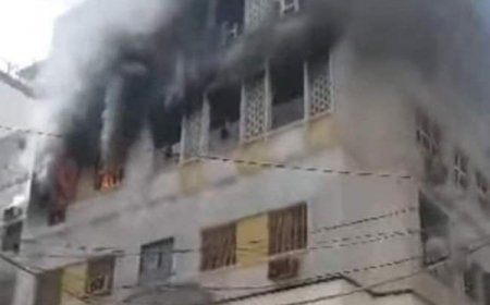 اندلاع حريق في 3 منازل بأحد أحياء مدينة عدن