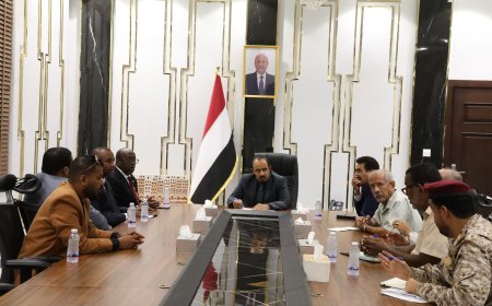 محافظ حضرموت يبحث مع القائم بأعمال السفارة الصومالية لدى بلادنا جوانب تعزيز العلاقات في مختلف المجالات