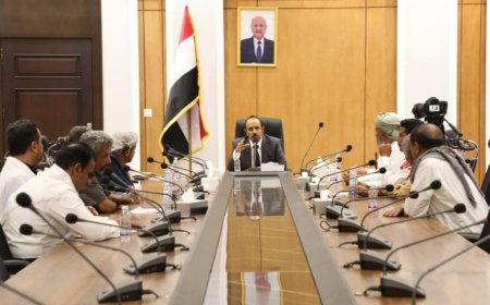 محافظ حضرموت يبحث مع مرجعية قبائل حضرموت أوضاع المحافظة وجهود تحسين الأوضاع وتعزيز لم الشمل