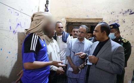 محافظ حضرموت يتفقد مراكز الأمن والشرطة بالمكلا وأحوال النزلاء بمراكز الاحتجاز