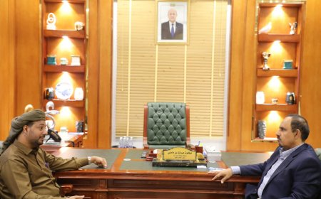 محافظ حضرموت ووزير التربية والتعليم يبحثان جهود تحسين جودة التعليم وتوفير احتياجات استقرار العملية التعليمية 