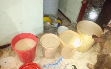 شرطة شبوة تضبط مصنعين للخمور المحلي بمدينة عتق 