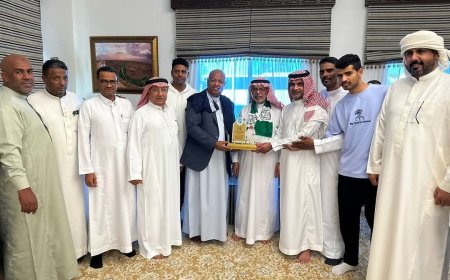 المهندس عبدالله بقشان يستقبل بعثة نادي البرق بتريم بطل كأس حضرموت