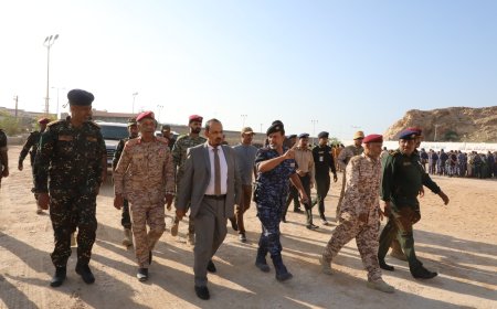 محافظ حضرموت يتفقد الإدارة العامة للأمن والشرطة ويعقد لقاء برؤساء الإدارات الأمنية بالمحافظة