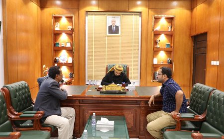 محافظ حضرموت يطلع على أوضاع المحكمة العسكرية بقيادة المنطقة الثانية