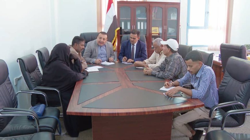 المكلا.. نائب وزير الخدمة المدنية يبحث دعم الموازنات وتحديات الفروع التابعة للخدمة