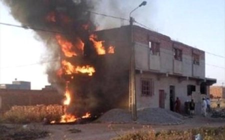 مالك منزل يشعل النار في منزل مستأجر وأسرته بمدينة تعز.. تفاصيل