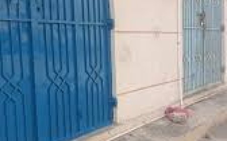 عقب قفزة قياسية بالصرف.. إغلاق محلات تجارية في حضرموت ومصدر يكشف السبب