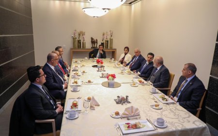 واشنطن.. بن مبارك يستعرض مع البنك الدولي خطة التعافي الإقتصادي في اليمن