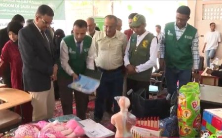 المكلا.. أمين محلي حضرموت يدشن توزيع مستلزمات تعليمية لمحو الأمية وذوي الإعاقة
