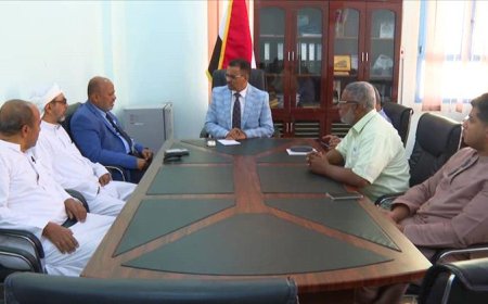 العمقي يبحث مع رئيس الاتحاد السياحي اليمني تنظيم سوق الوكالات السياحية