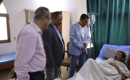 العمقي يطمئن على صحة الأستاذ صالح باعامر والدكتور مبارك بامحمود